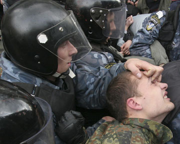 На фото тодішній керівник “Патріоту України”, чинний лідер “Азову” Андрій Білецький Фото з відкритих джерел